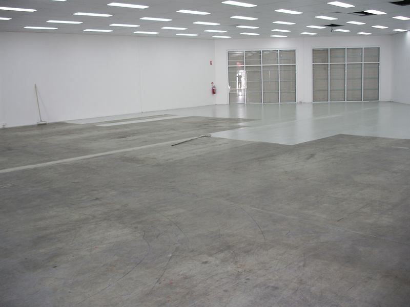 Showroom: coating in progress
